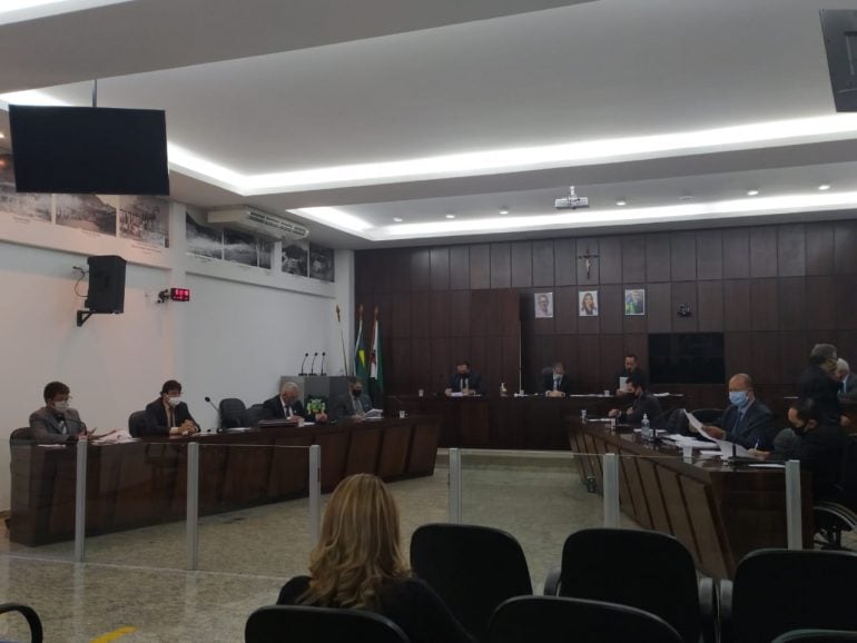 Vereadores defendem comércio aberto em Monlevade e querem ser ouvidos pela prefeita