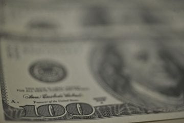 Dólar supera R$5,40 e fecha no maior valor desde junho