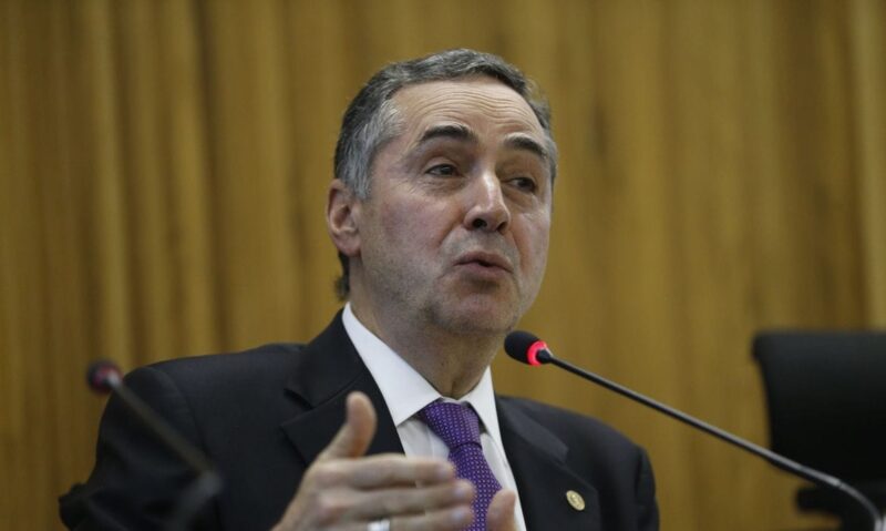 Em sessão virtual, Barroso toma posse nesta segunda como presidente do TSE