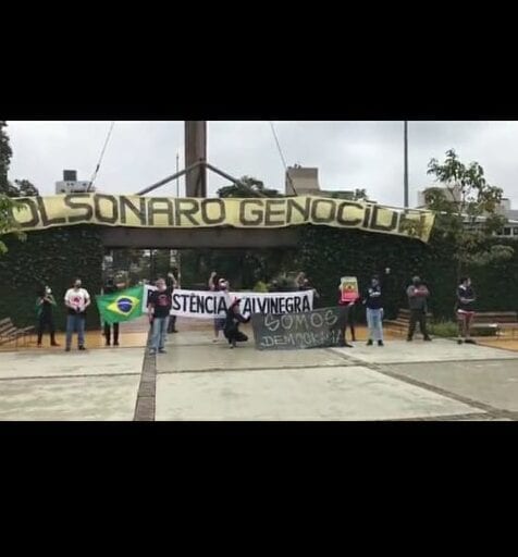 Atleticanos protestam contra Bolsonaro e o fascismo em Belo Horizonte