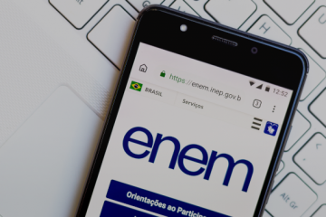 Bolsonaro admite adiar “um pouco” o Enem marcado para novembro