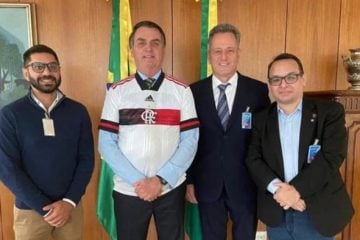 Médico do Flamengo explica encontro com Bolsonaro e se defende: “Não estou fazendo política, estou brigando pelo esporte”