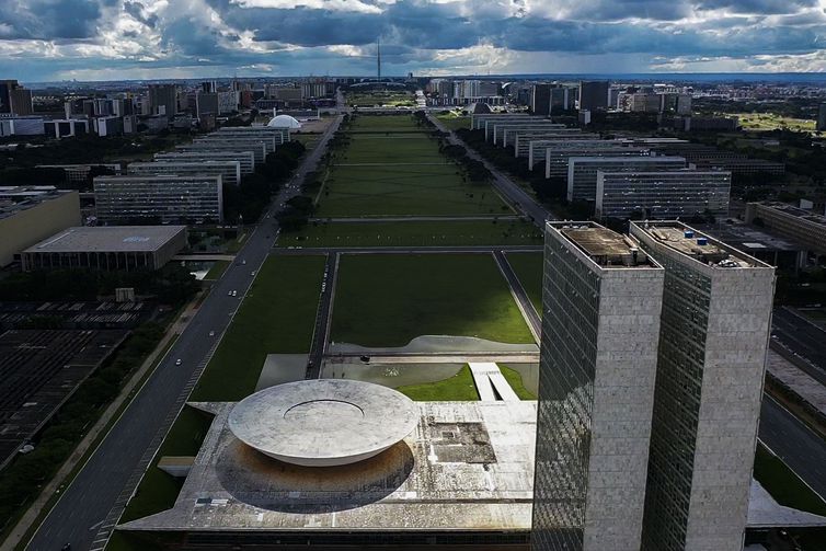 Secretários estaduais pedem que Congresso derrube veto em lei de ajuda