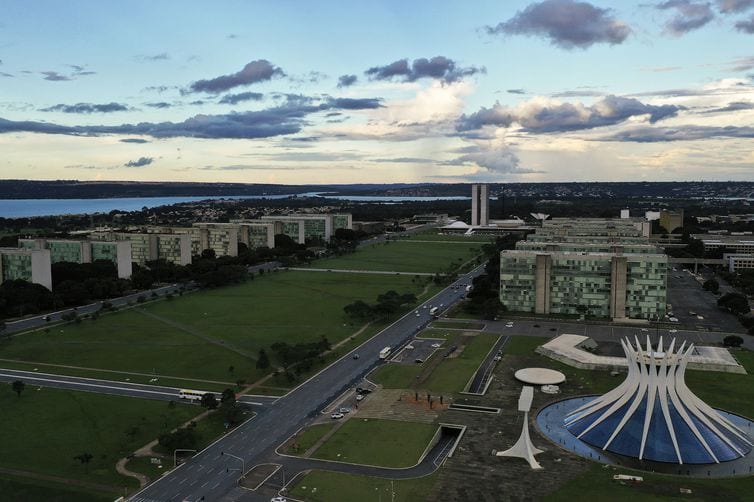 Pandemia faz custo do governo federal crescer 70% no primeiro semestre