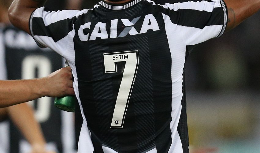 A mística da camisa 7: saiba porque o número é tão exaltado no Botafogo