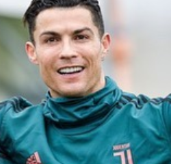 Cristiano Ronaldo volta ao CT da Juventus após período de quarentena