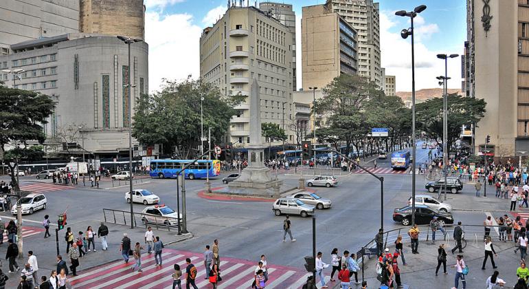 Comércio retoma atividade gradual em BH após dois meses parado