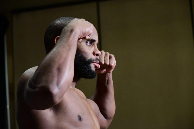 Antigo desafeto, Cormier destaca atitude de Jones ao desafiar Ngannou: “Tiro chapéu para ele”