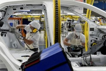 PIB recua 6,1% no trimestre encerrado em abril, diz FGV