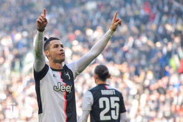 Julio Cesar aponta atacante ideal para atuar com Cristiano Ronaldo na Juventus: “Poderiam combinar bem”