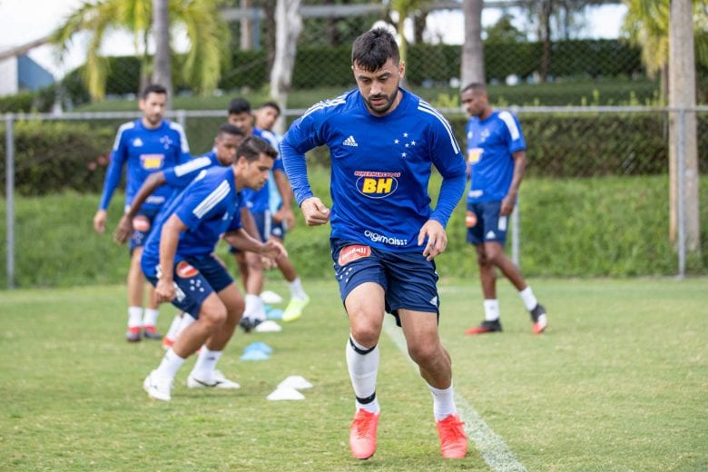 Cruzeiro anuncia volta aos treinos nesta terça (26)