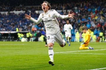 Modric parabeniza e emociona criança hospitalizada