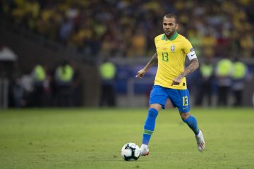 Mulher que acusa Daniel Alves de agressão sexual não quer ser indenizada