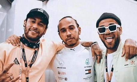 Daniel Alves posta foto com Neymar e Hamilton com mensagem sobre ‘não idolatrar humanos’: “Você é insubstituível”