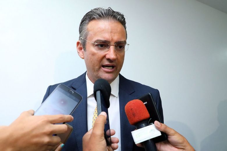 Bolsonaro nomeia secretário da Abin para a direção-geral da Polícia Federal