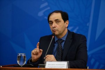 Orçamento de 2021 não terá contingenciamento, diz secretário