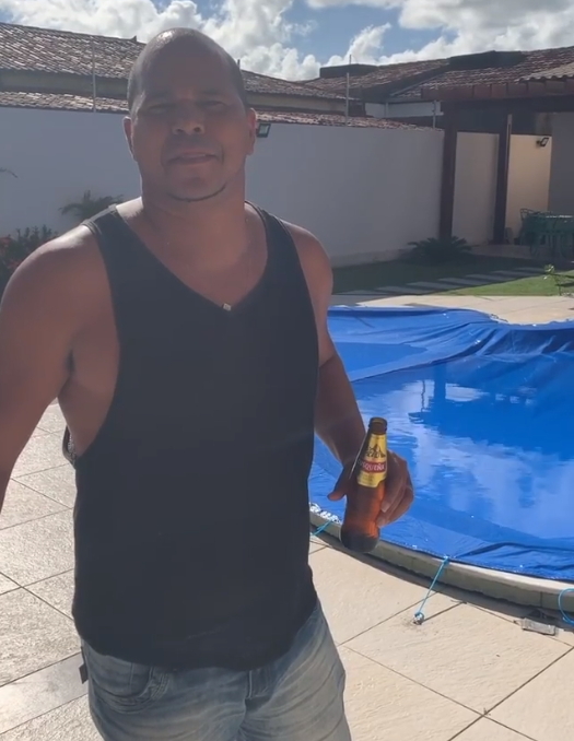 Aloísio Chulapa diz que levou bronca após Muricy ficar “preso” em piscina: “Vou dar uma p… de uma escada para você”