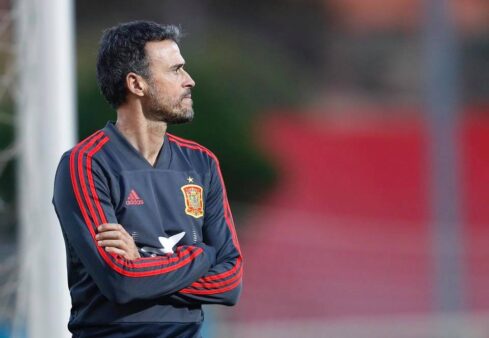 Treinador da Espanha avalia jogos sem público: “Mais triste do que dançar com a própria irmã”