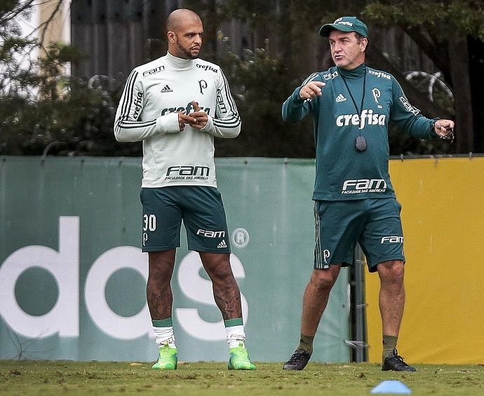 Cuca revela projeto para Felipe Melo no Palmeiras antes de briga pública