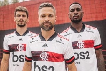 Zico ‘corneta’ Adidas em lançamento da nova camisa do Flamengo: “Depois de algum tempo, acertaram a mão”