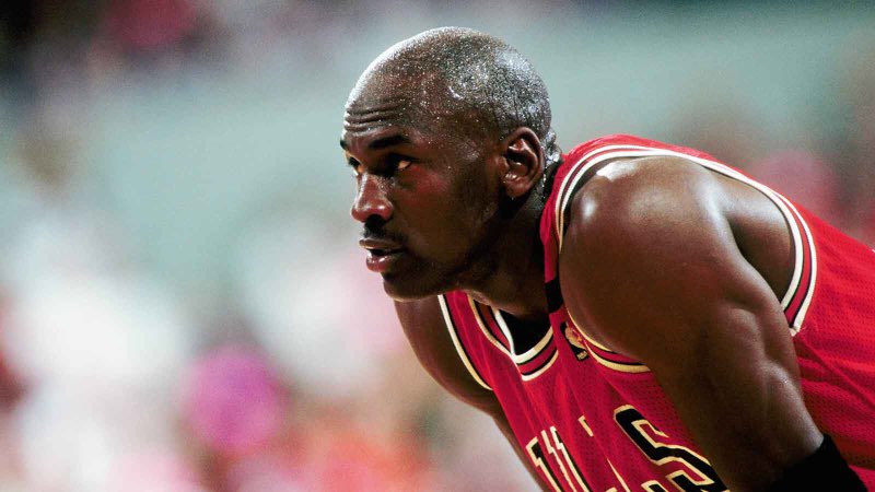 Preparador físico de Michael Jordan dá nova versão sobre o “Flu Game”: “Pizza causou intoxicação alimentar”