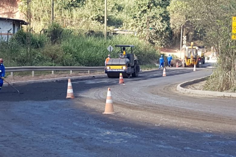 Trecho da estrada do Forninho em Monlevade recebe asfalto