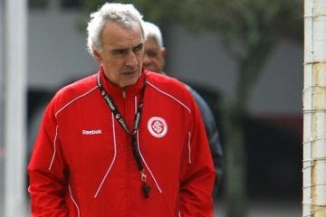 Fossati passa a limpo Inter de 2010 e detona medalhão do elenco: “Não sabia nada de tática, era ruim de grupo”