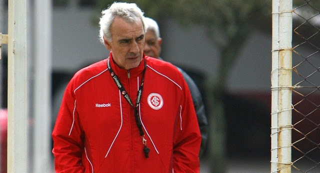Fossati passa a limpo Inter de 2010 e detona medalhão do elenco: “Não sabia nada de tática, era ruim de grupo”