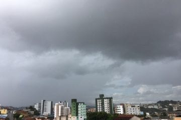 Terça-feira pode ser de mais chuva; confira a previsão do tempo