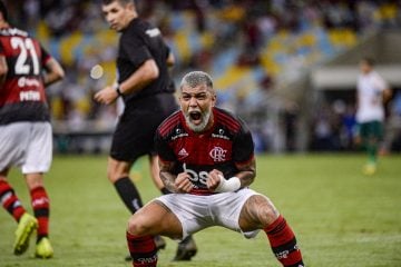Casagrande elogia Gabigol e afirma: “É o melhor centroavante brasileiro desde o ano passado”