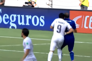 Chiellini diz que não guardou ressentimento de Suárez após ter sido mordido: “Também sou um grande filho da p…”