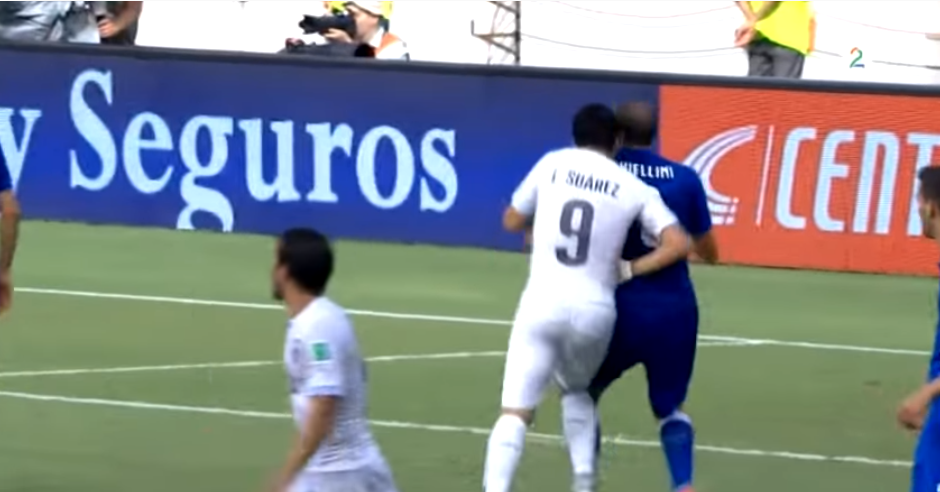 Chiellini diz que não guardou ressentimento de Suárez após ter sido mordido: “Também sou um grande filho da p…”