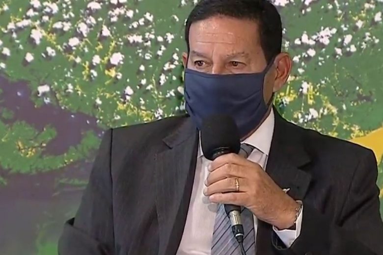 Mourão entra em isolamento após contato com servidor com coronavírus