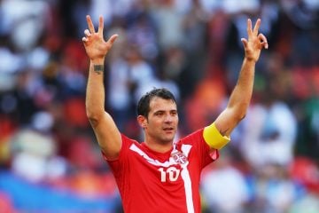 13 jogadores que disputaram Copas do Mundo por países diferentes
