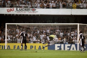 Carrasco! Dida pegou dois pênaltis de Raí no mesmo jogo e encaminhou Corinthians para final do Brasileirão; relembre