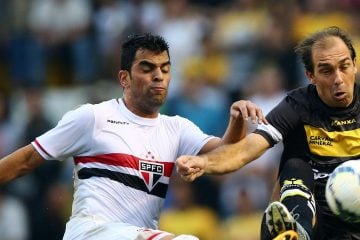 Por que jogadores estão processando clubes por jogos aos domingos e à noite?