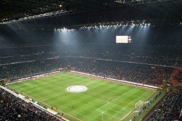 Laura Pausini já fez show para 75 mil pessoas no San Siro, em 2007