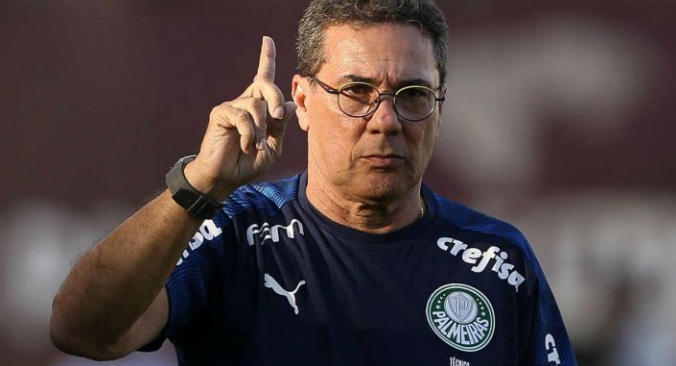 Meio-campista comenta especulações envolvendo Palmeiras, Fla e Atlético