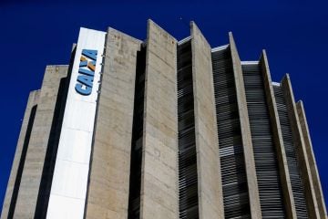 Caixa abre 680 agências neste sábado para saque do auxílio emergencial