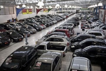 Pesquisa diz que em abril 14,4% das indústrias paralisaram atividades