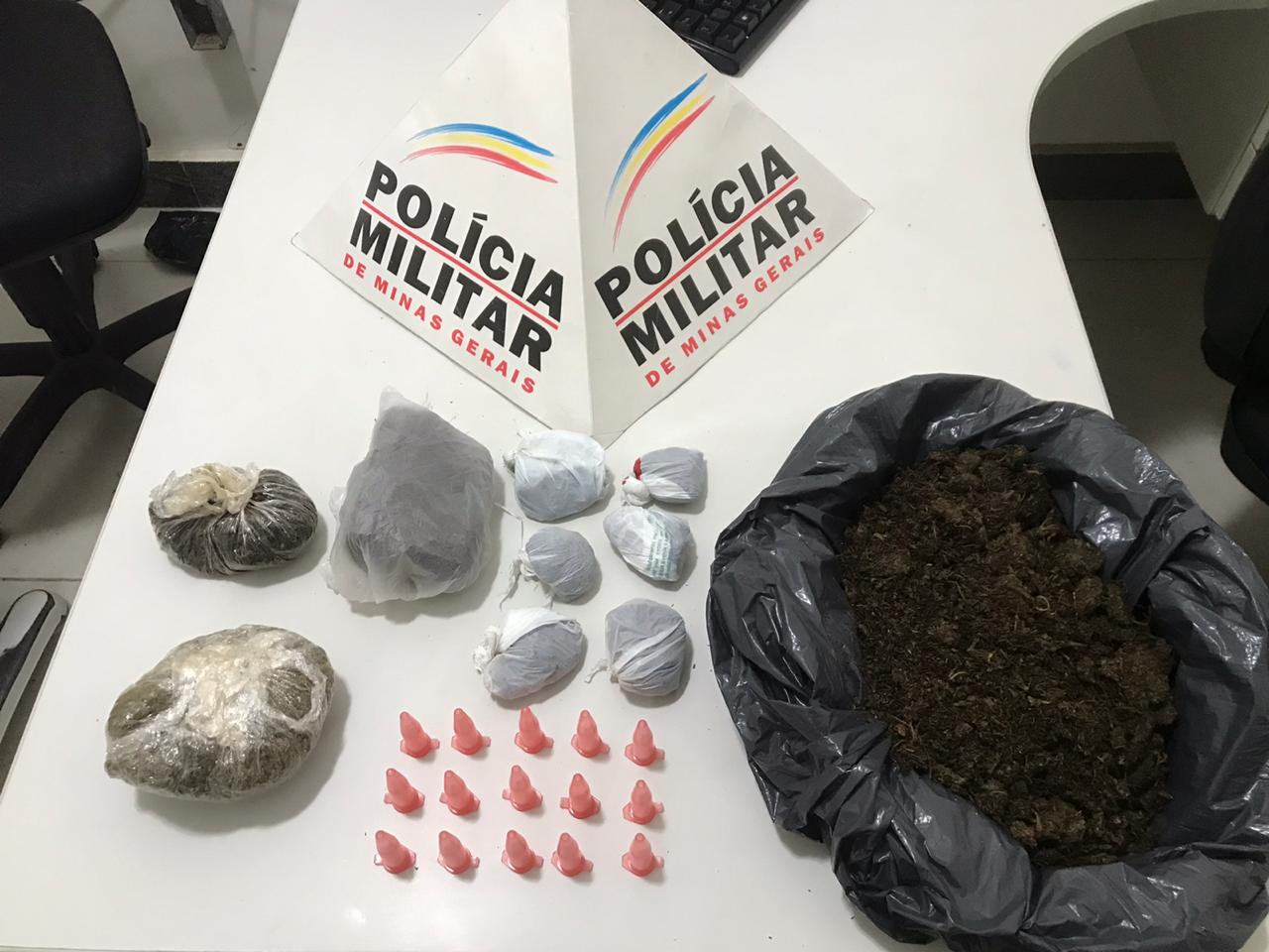 Jovens de 18 e 20 anos são presos por tráfico de drogas no bairro Amazonas, em Itabira