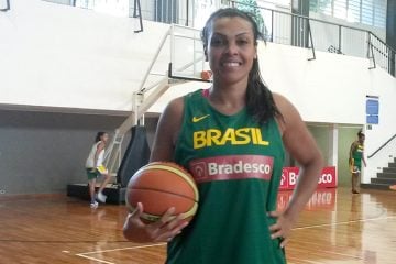Ex-pivô defende mais investimentos para Brasil retomar auge no basquete: “Má gestão”