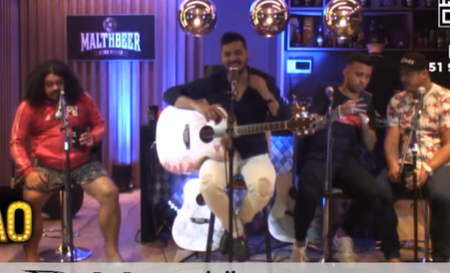 Em live, Matheus Henrique chama Douglas de “pai” e é reverenciado até por ex-colorado: “Joga pra c…”
