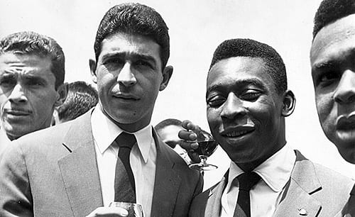 5 zagueiros que brilharam no ofensivo Santos de Pelé