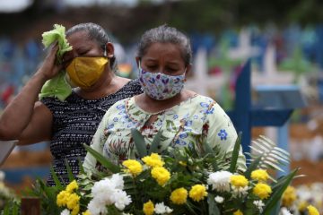 Mundo ultrapassa marca de 2 milhões de mortes por Covid-19