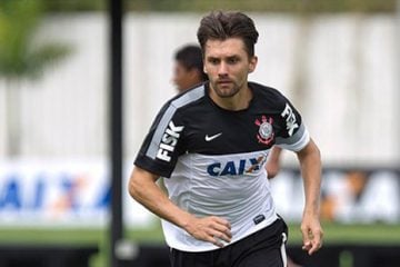 Desabafo de Paulo André, Neymar criticado e mais: veja as notícias do futebol neste domingo (17)