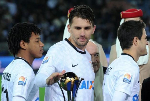 Paulo André desabafa e desmente que tenha processado o Corinthians por jogos aos domingos
