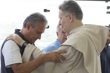 Torcedor do Corinthians, Padre Marcelo é fã de Tite, foi “talismã” em 2012 e não fala palavrão em jogos