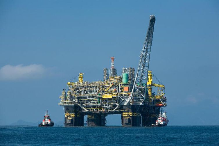 Produção no pré-sal passa de 70% do petróleo e gás extraídos no país