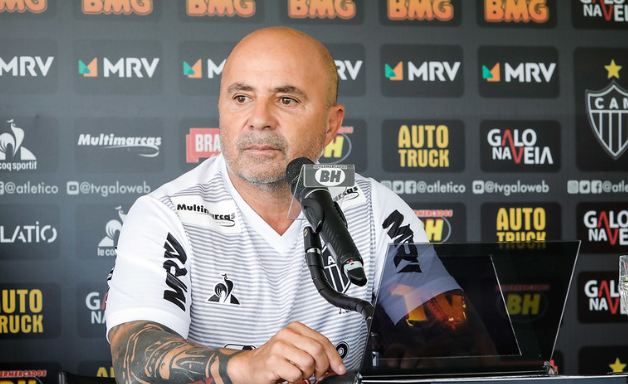 Agente nega acerto com o Atlético; meia é indicação de Sampaoli